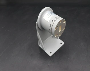 How does a 90° Polarized Rotary Joint differ from a regular rotary joint?